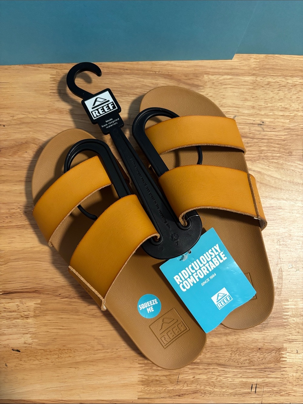 NWT Reef Women’s Tan Slide Sandals